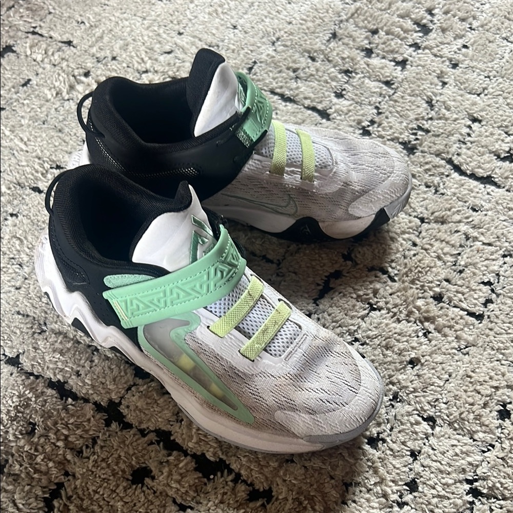 Nike Kids' White and Mint Sneakers